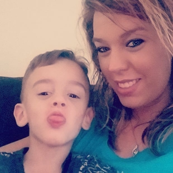 Meet your Posher, Danielle - Picture 1 of 1